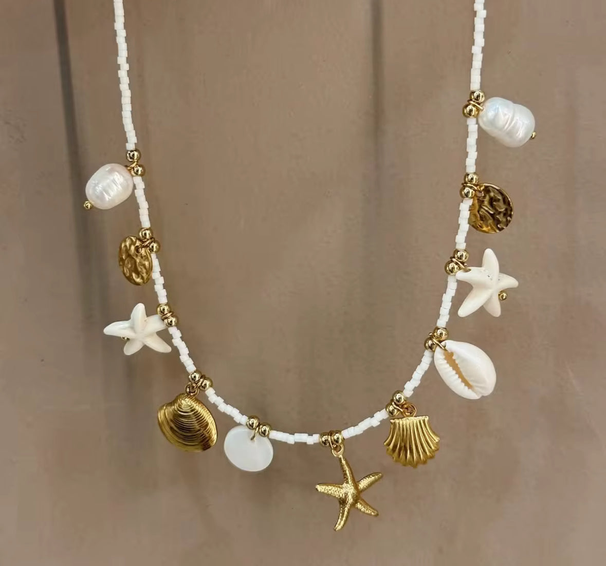 Summer white necklace